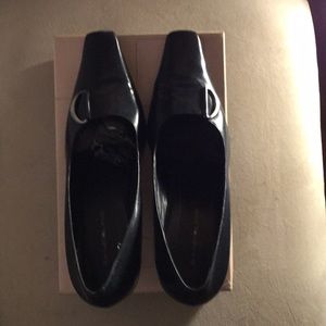 Navy Blue Bandolino leather mid heel